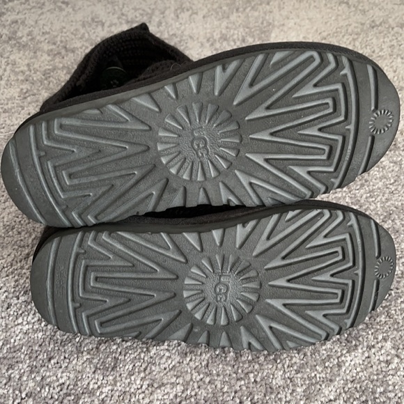 Women’s Classic Cardy UGG Boots - Picture 4 of 4